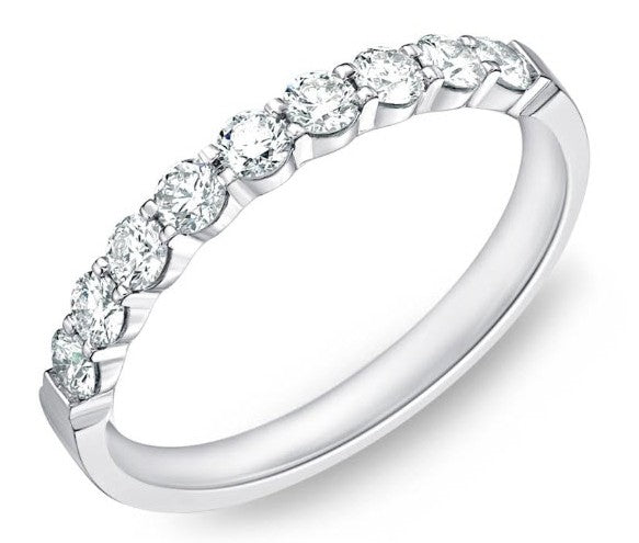 Memoire Plat Petite Prong 9-Stone Band